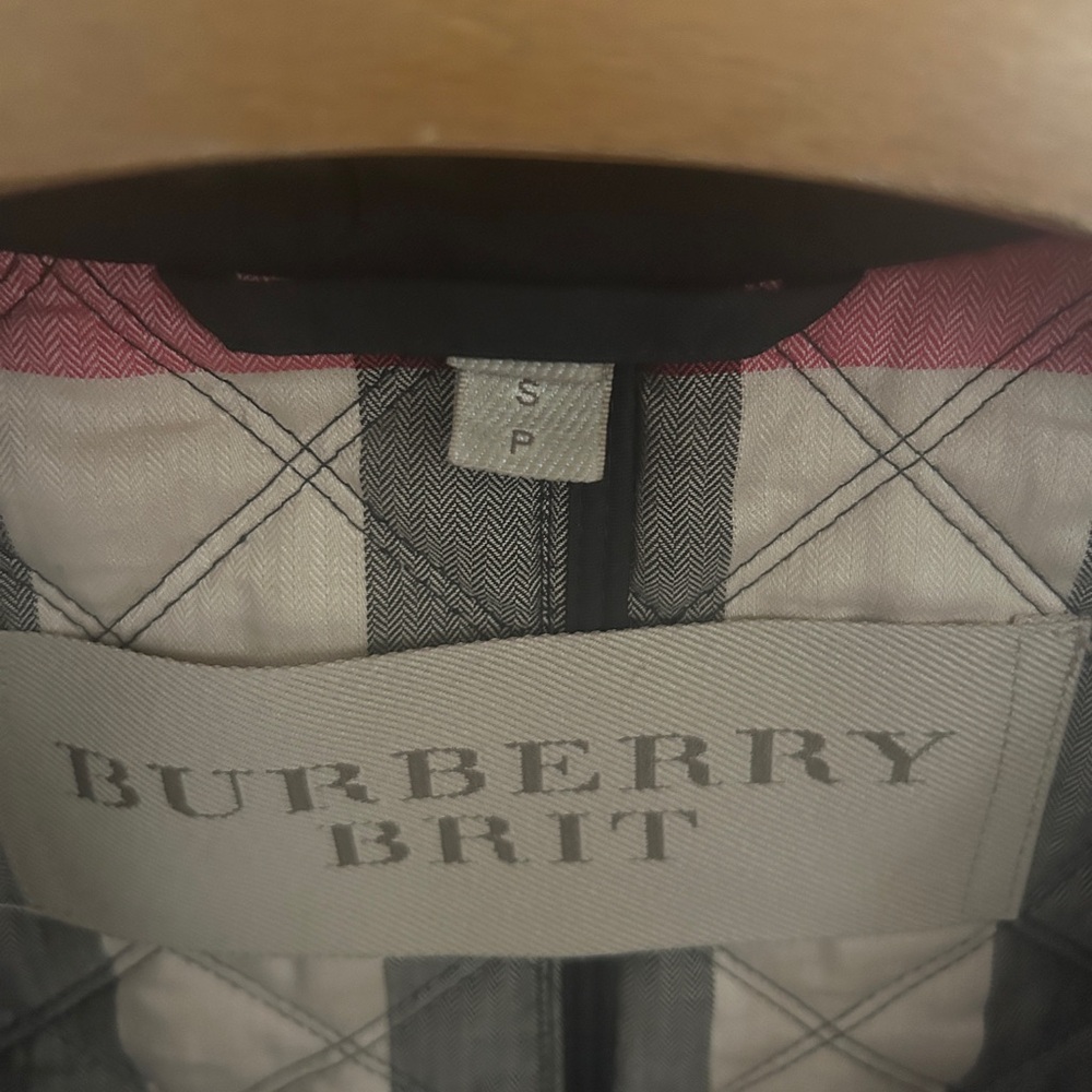 Burberry Brit Black Quilted Puffer Jacket with Hood - Picture 5 of 12